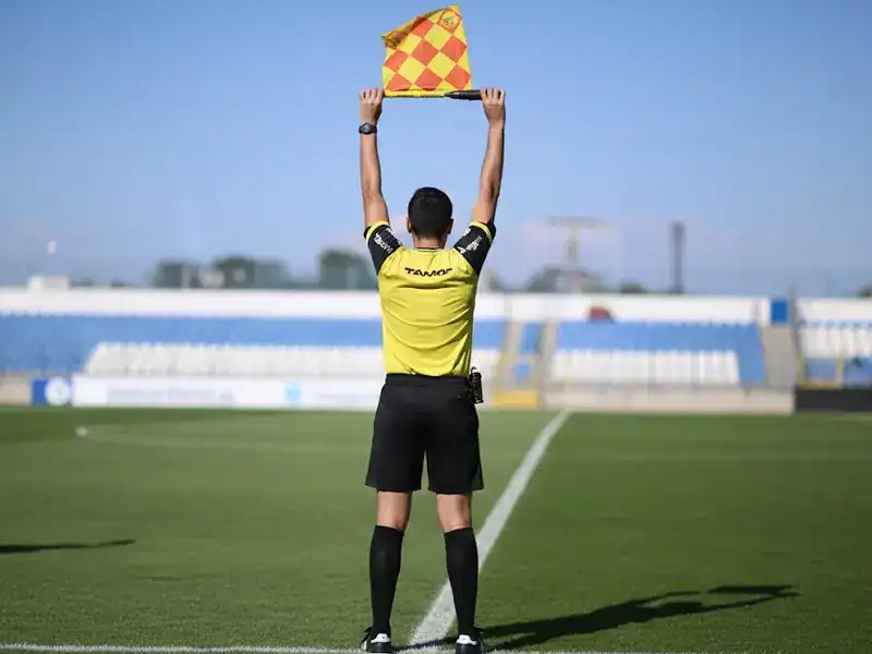 Qual é o tempo oficial do intervalo no futebol